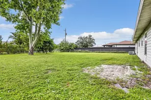 334 SW 28th Terrace, Cape Coral, FL 33914 - Photo 24