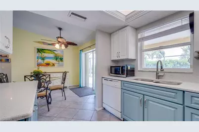 929 SE 6th Ter, Cape Coral, FL 33990 - Photo 12