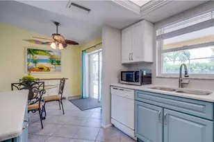 929 SE 6th Terrace, Cape Coral, FL 33990 - Photo 12
