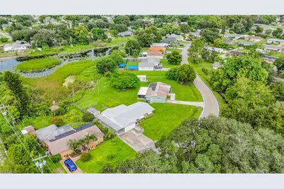 2901 Parkview Dr, Fort Myers, FL 33905 - Photo 2