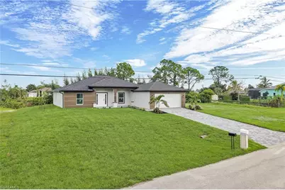 1619 NE 36th Ln, Cape Coral, FL 33909 - Photo 2