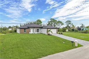 1619 NE 36th Ln, Cape Coral, FL 33909 - Photo 2