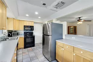 5248 Versaille Ct, Cape Coral, FL 33904 - Photo 10