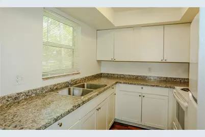 4331 Glenwood #8, Fort Myers, FL 33905 - Photo 6