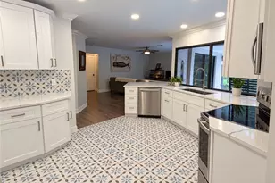 1402 S Larkwood Square, Fort Myers, FL 33919 - Photo 4
