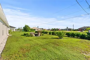 1409 NE 4th Pl, Cape Coral, FL 33909 - Photo 30