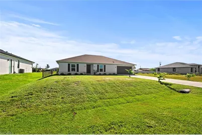 1409 NE 4th Pl, Cape Coral, FL 33909 - Photo 32