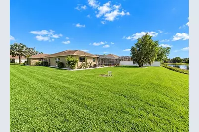 738 Milwaukee Blvd, Lehigh Acres, FL 33974 - Photo 6