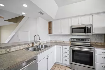 894 Buttonwood Dr #215, Fort Myers Beach, FL 33931 - Photo 12