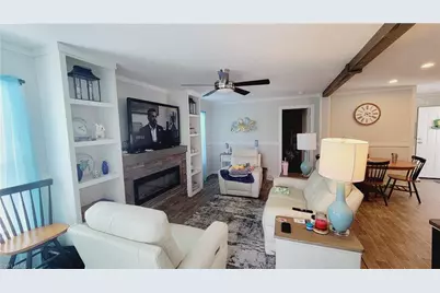 352 Shoreland Dr, Fort Myers, FL 33905 - Photo 4