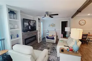 352 Shoreland Dr, Fort Myers, FL 33905 - Photo 4