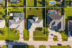 147 SE 19th Ln, Cape Coral, FL 33990 - Photo 34