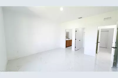 717 Avondale St E, Lehigh Acres, FL 33974 - Photo 18