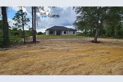 912 Hibiscus Ave, Lehigh Acres, FL 33972 - Photo 28