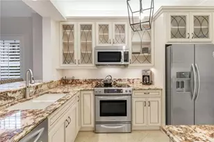 401 Bayfront Pl, Naples, FL 34102 - Photo 10