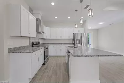 2804 11th St W, Lehigh Acres, FL 33971 - Photo 10