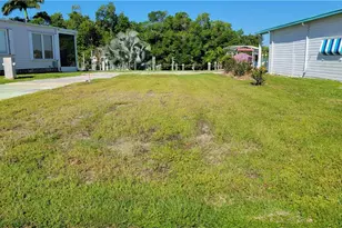 336 Shoreland Dr, Fort Myers, FL 33905 - Photo 1