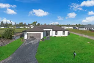4042 NE 10th Pl, Cape Coral, FL 33909 - Photo 2