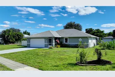 4718 Forest Glen Dr, North Fort Myers, FL 33903 - Photo 2