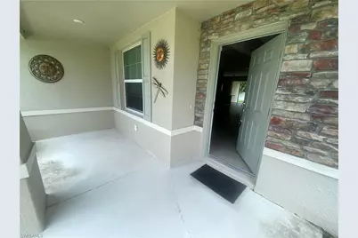 1733 SW 38th Ln, Cape Coral, FL 33914 - Photo 2
