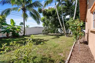 1424 SE 27th Terrace, Cape Coral, FL 33904 - Photo 6