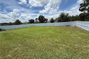 557 Oakshire Ln, Lehigh Acres, FL 33972 - Photo 2