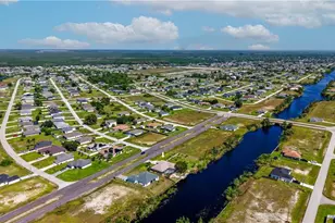 908 Vogiantzis Pkwy, Cape Coral, FL 33909 - Photo 50
