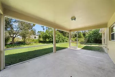 919 Berg St E, Lehigh Acres, FL 33974 - Photo 18