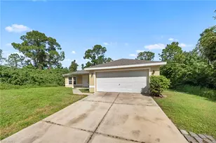 919 Berg St E, Lehigh Acres, FL 33974 - Photo 2