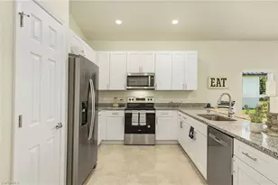 634 SE 8th Pl, Cape Coral, FL 33993 - Photo 10