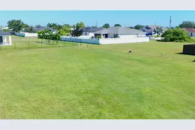 1021 Santa Barbara Blvd N, Cape Coral, FL 33993 - Photo 4