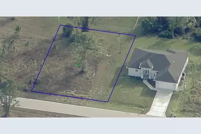 816 Runble St E, Lehigh Acres, FL 33974 - Photo 2