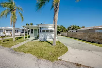 123 Amber Ave, North Fort Myers, FL 33917 - Photo 6