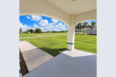1214 NE 8th Pl, Cape Coral, FL 33909 - Photo 4