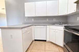 1214 NE 8th Pl, Cape Coral, FL 33909 - Photo 12