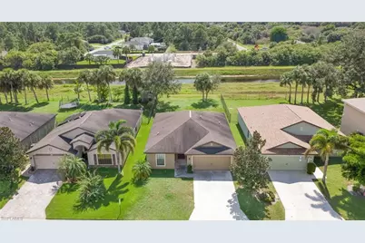 313 Shadow Lakes Dr, Lehigh Acres, FL 33974 - Photo 2