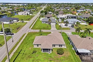 1922 SW 27th St, Cape Coral, FL 33914 - Photo 40