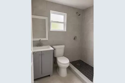 3516 E Riverside Dr, Fort Myers, FL 33916 - Photo 10