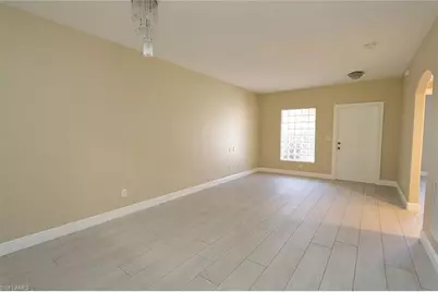4167 Castilla Cir #105, Fort Myers, FL 33916 - Photo 4