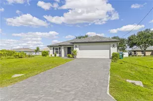 4137 NE 14th Pl, Cape Coral, FL 33909 - Photo 2