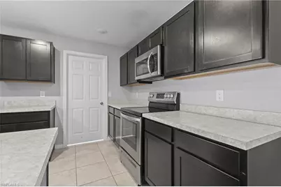 4137 NE 14th Pl, Cape Coral, FL 33909 - Photo 10