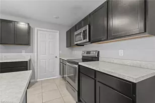 4137 NE 14th Pl, Cape Coral, FL 33909 - Photo 10