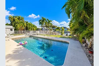 2708 Sanderling Ct, Saint James City, FL 33956 - Photo 4