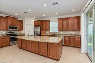 2635 Casibari Ct, Cape Coral, FL 33991 - Photo 8