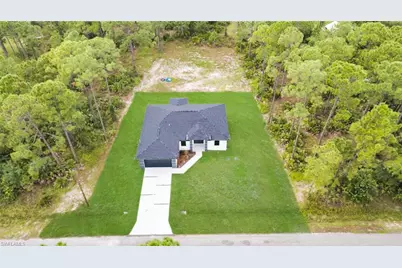 1015 Euclid Ave, Lehigh Acres, FL 33972 - Photo 2