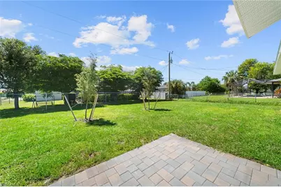 914 SW 33rd Ter, Cape Coral, FL 33914 - Photo 30