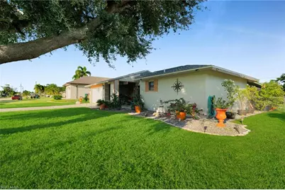 4021 SE 1st Ct, Cape Coral, FL 33904 - Photo 2