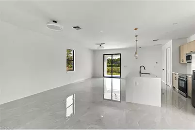 704 Avondale St E, Lehigh Acres, FL 33974 - Photo 14