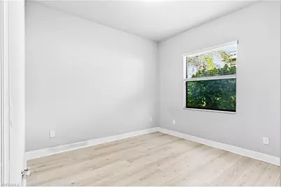 10091 Chesapeake Bay Dr, Fort Myers, FL 33913 - Photo 6