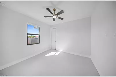 1005 NE 4th Pl, Cape Coral, FL 33909 - Photo 16